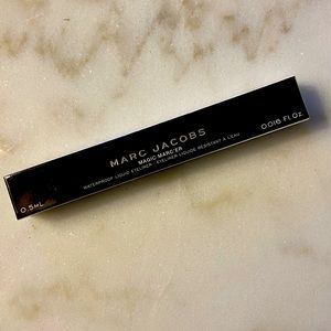 Marc Jacobs magic marc’er in blacquer!